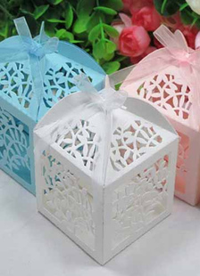 Boîte de cadeau en papier creusé de 12 pièces