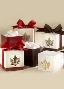 Carrés Maple Leaf creux sur Wedding Favor Set de boîtes de 12