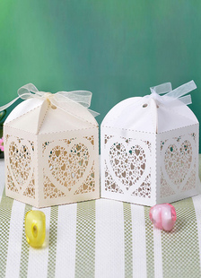 Carré motif coeur creux papier Wedding Favor Set de boîtes de 12