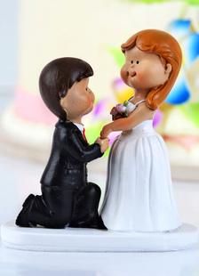 Figurine classique classique Couple Propose Wedding Cake Toppers