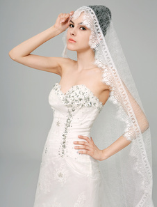 Voile cathédrale d'une couche en tulle avec dentelle délicate