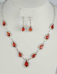 Ensemble de bijoux avec strass rouges