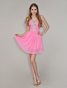 Robe de rentrée en chiffon rose rougissant encolure en coeur avec strass