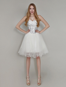 Robe de rentrée en tulle ivoire d'encolure en coeur avec paillettes