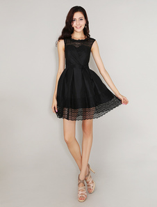 Mini robe de cocktail A-ligne en taffeta noir de col rond avec dentelle