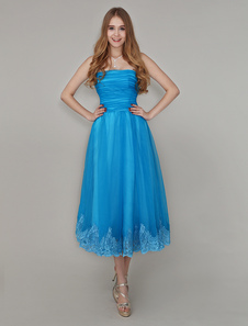 Robe de rentrée A-ligne en organza bleu bustier plissé de longueur mollet