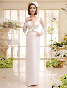 Robe de mariage fourreau ivoire avec dentelle col V