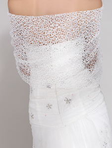 Châle nuptial en dentelle ivoire ouvert devant