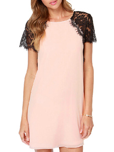 Mini robe en chiffon rose bicolore avec dentelle