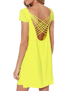 Robe droite creusée en coton unicolore avec croix au dos