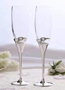 Verre à vin nuptial à pied argenté orné de bague avec stress