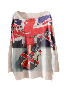 Pull imprimé drapeau et guitare manche chauve-souris
