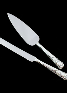 Couteau à gâteau coeur métallique classique poignée & jeu du serveur