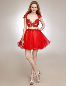 Robe fête de la rentrée en tulle de col bateau avec perle