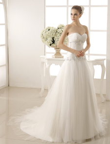 Robe de mariée en tulle ivoire avec perles col en coeur