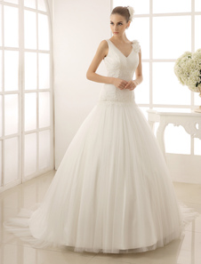 Robe de mariée en tulle ivoire avec perles de col V