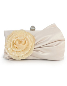 Pochette de soirée en soie plissée avec fleur