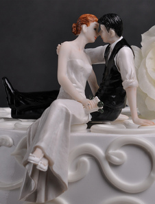 Baiser Couple Wedding Cake Topper