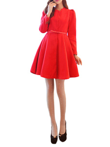 Manteau plissé rouge avec ceinture