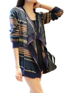 Cardigan bleu foncé de style tribal surdimensionné