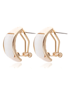 Clous d'oreilles métalliques personnalisés