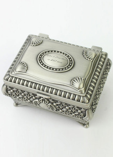 Boîte à bijoux argente personnalisée avec relief