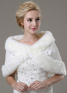 Boléro en fausse fourrure ivoire avec dentelle et fleur