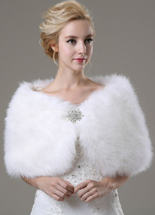 Boléro en fausse fourrure ivoire avec strass