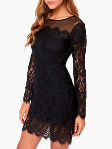 Mini robe en dentelle noire moulante manche longue