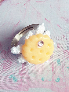 Manuel anneau lolita jaune dentelle et fleur