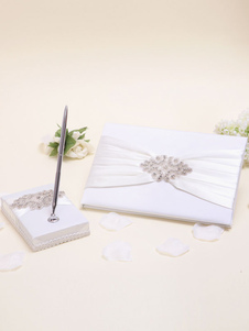 Livre et stylo de signe pour le mariage