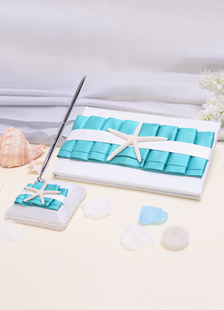 Livre et stylo de signe de thème plage