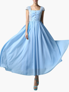 Robe longue en chiffon bleu clair jacquard avec bouton