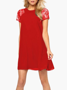 Robe droite en chiffon avec dentelle à col ras du cou