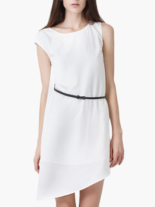 Robe d'été blanche en chiffon unicolore asymétrique