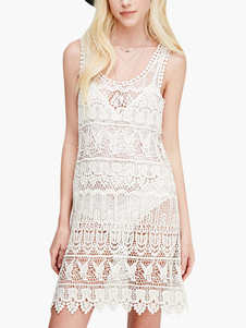 Blouse de plage écrue blanche translucide creusée