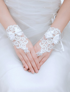 Gants mitaines en dentelle blanche longueur de poignet
