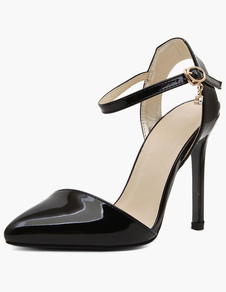 Chaussures noires à talon aigu et bout pointu