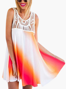 Robe d'été blanche chiffon motif tie-dye creusé