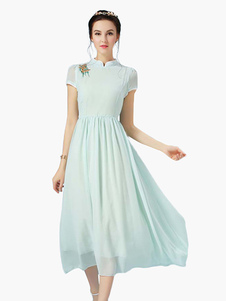 Robe vintage vert claire brodée plissée