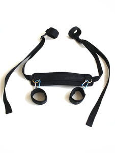 Jambes et mains exotiques attaché bande