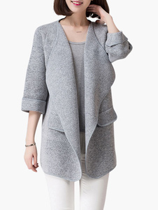 Charmant cardigan casual gris avec poches