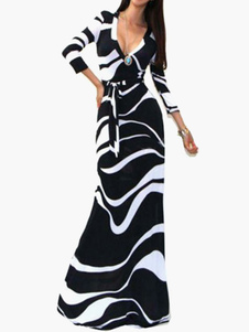 Robe longue impression poitrine ouverte col V