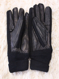 Femme noire de poignet gants en tricot