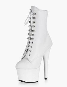 Bottes à bout rond et lacets