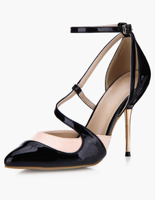 Escarpins à bout pointu et talons aigus noir