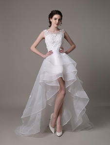 Robe de mariée en dentelle ivoire avec perles cou translucide asymétrique