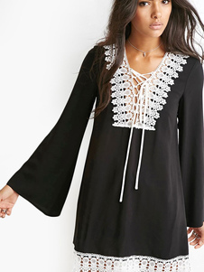 Robe dentelle manches trompette