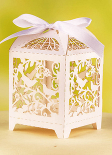 Boîte cadeau d'anniversaire en papier nacré blanc carré