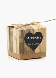 Boîte cadeau d'anniversaire de papier de carte marron carré